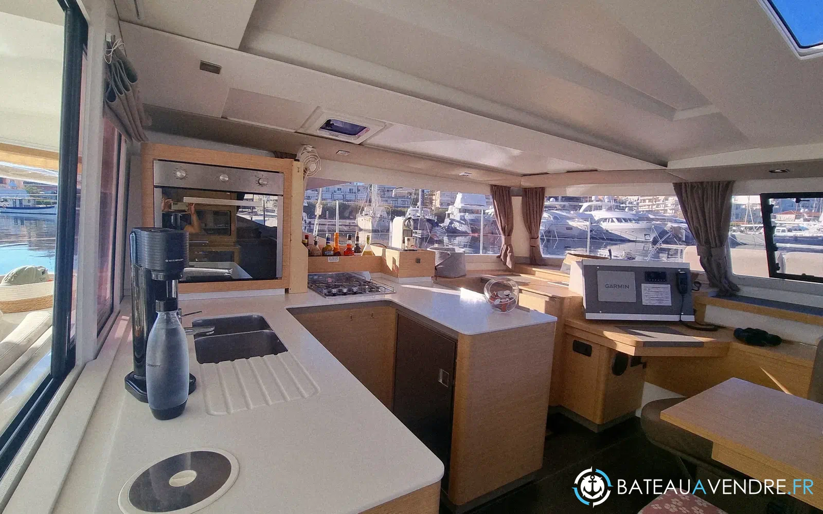 slider 46 Fountaine Pajot Astrea 42