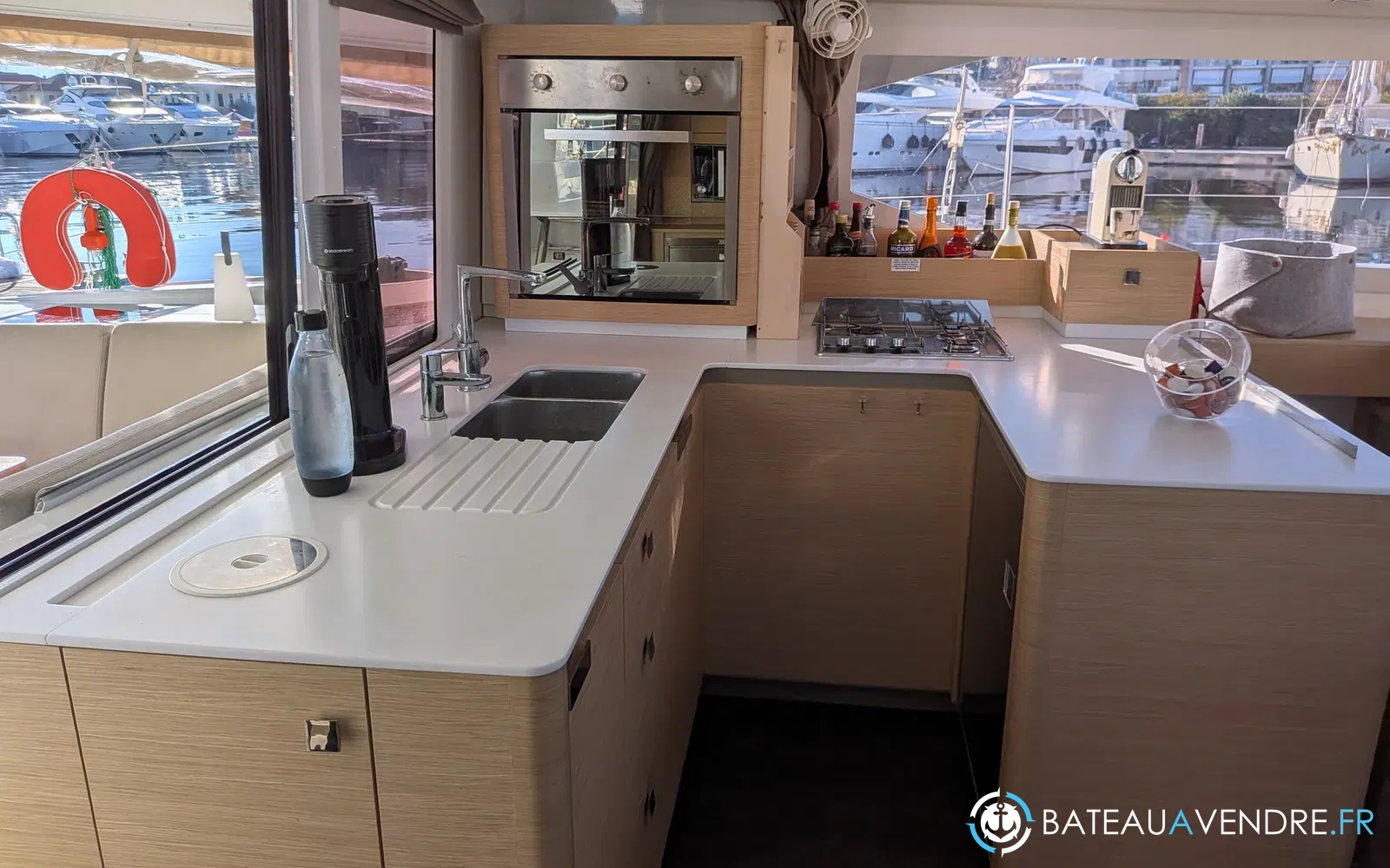 slider 47 Fountaine Pajot Astrea 42