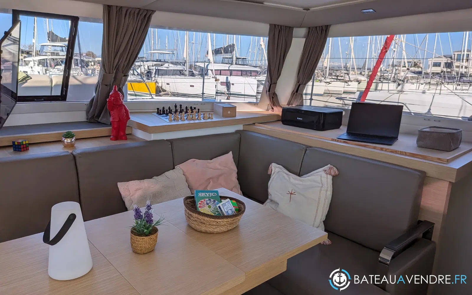 slider 57 Fountaine Pajot Astrea 42