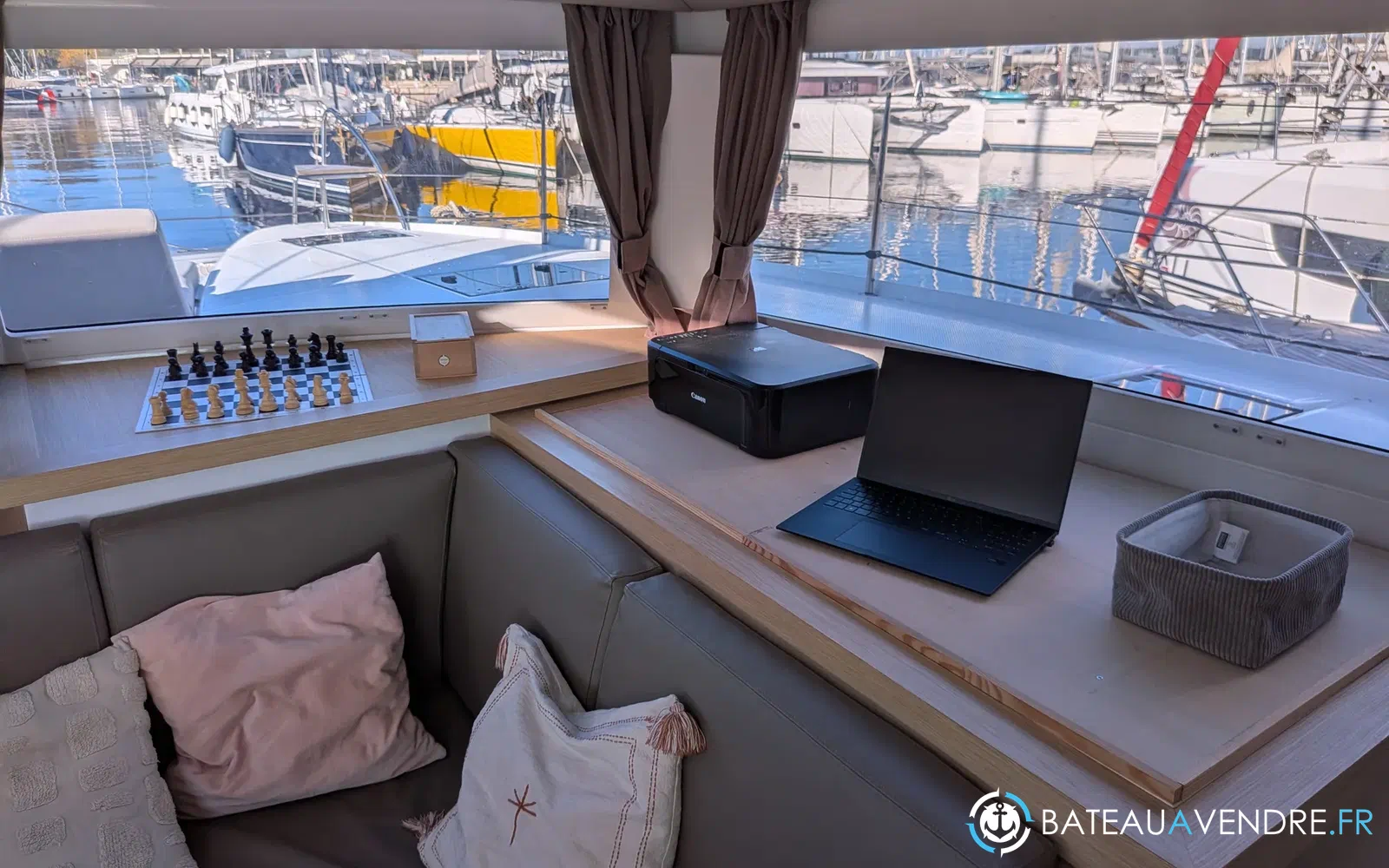 slider 58 Fountaine Pajot Astrea 42