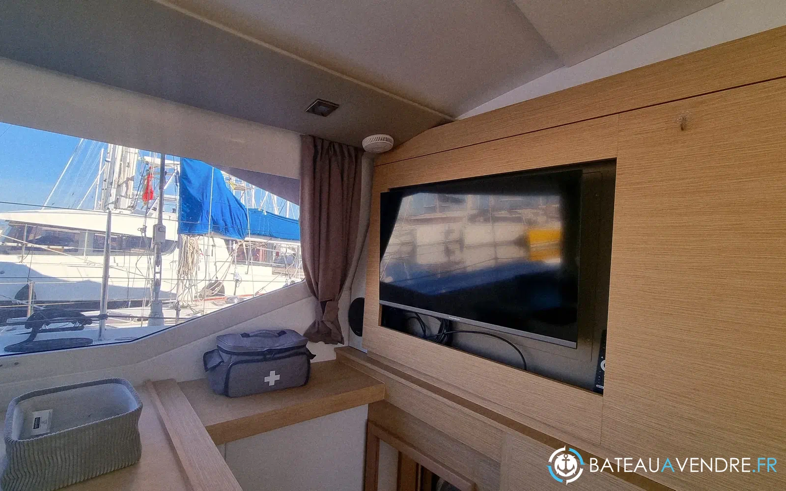 slider 60 Fountaine Pajot Astrea 42