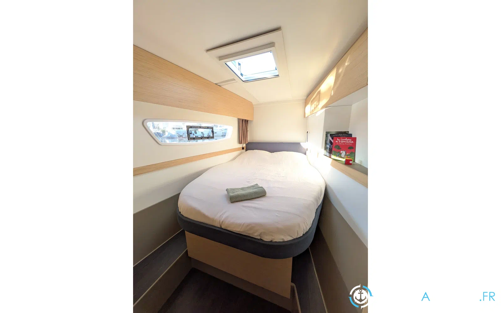 slider 68 Fountaine Pajot Astrea 42