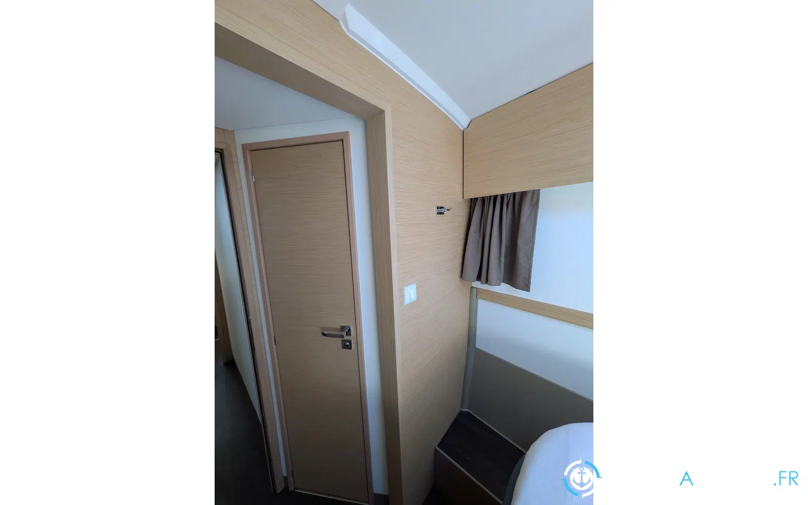 slider 70 Fountaine Pajot Astrea 42