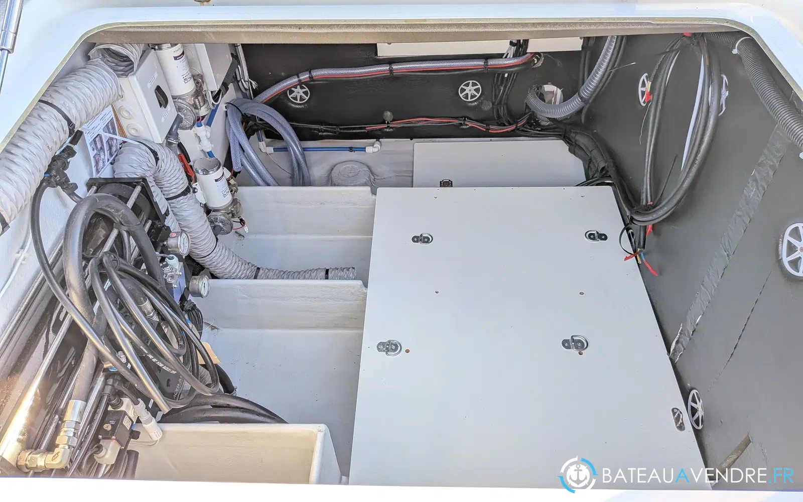 slider 79 Fountaine Pajot Astrea 42
