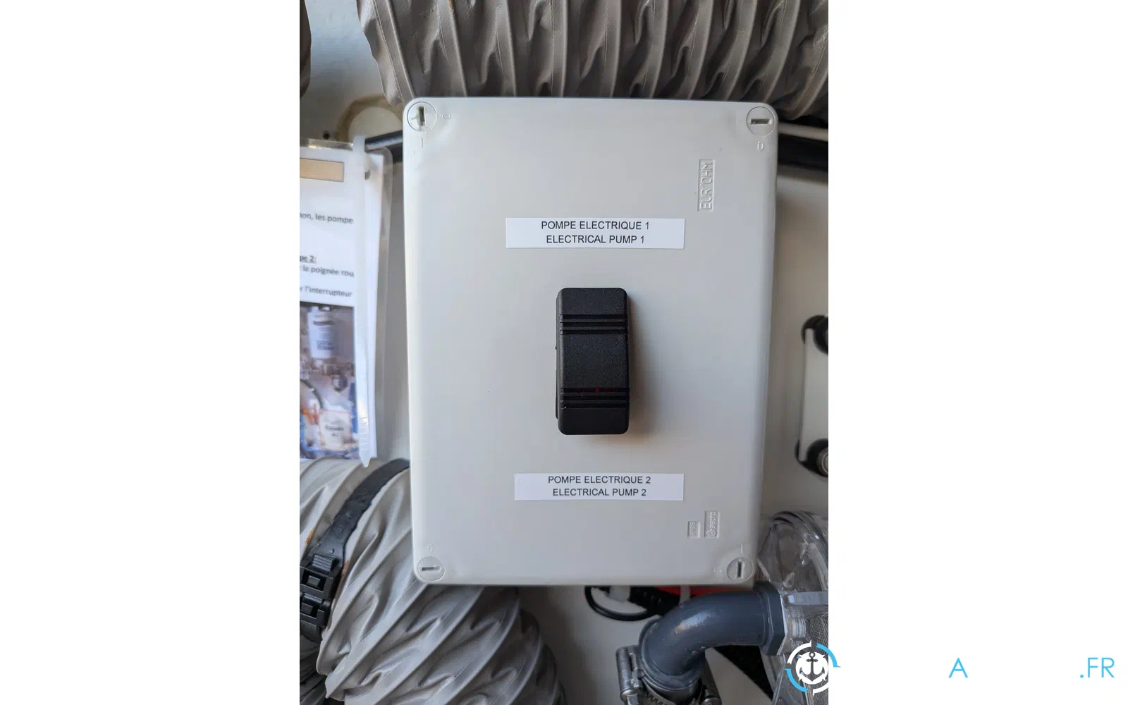 slider 85 Fountaine Pajot Astrea 42
