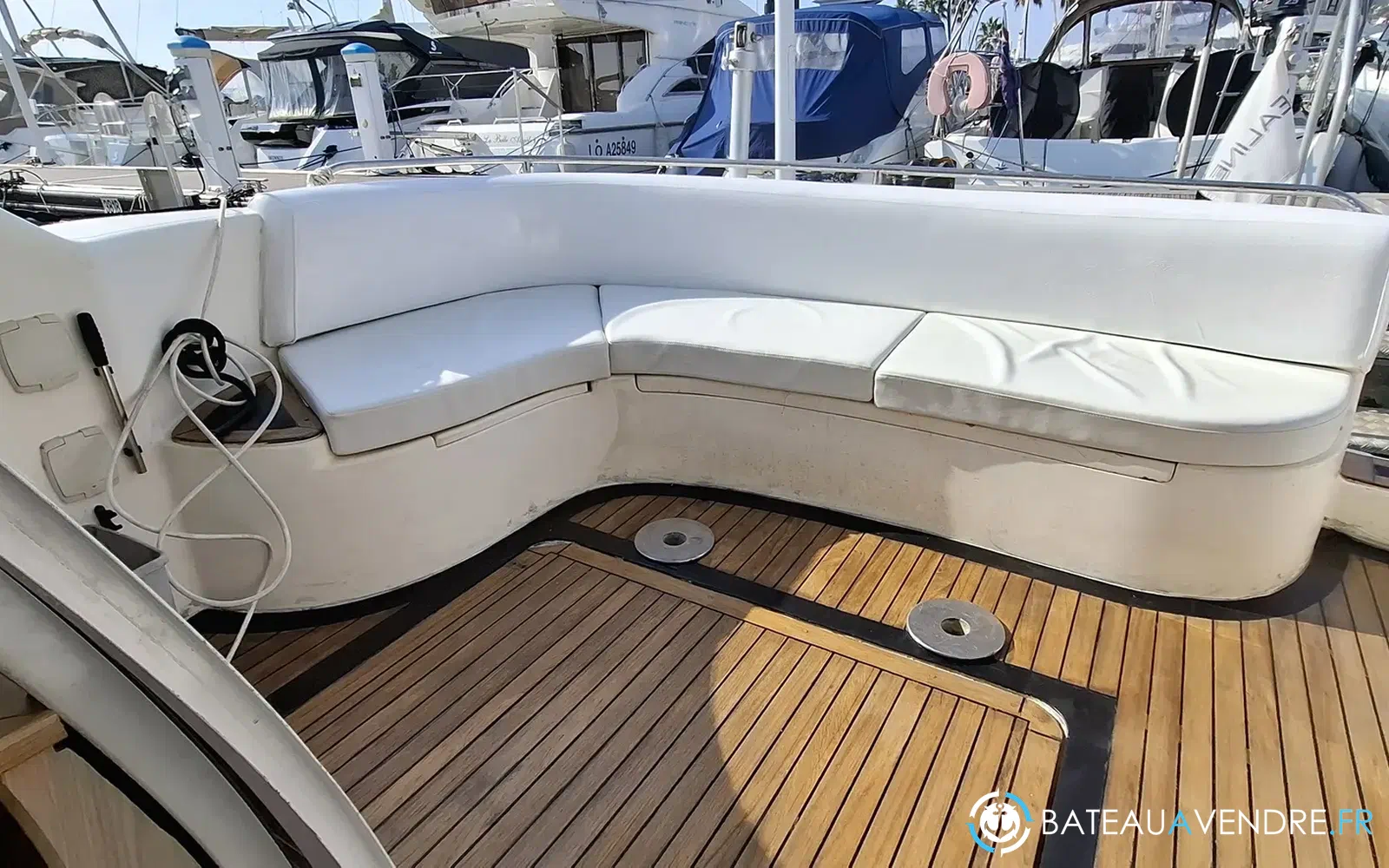 slider 17 Sealine 360