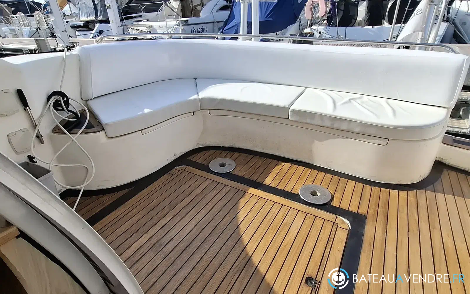 slider 18 Sealine 360