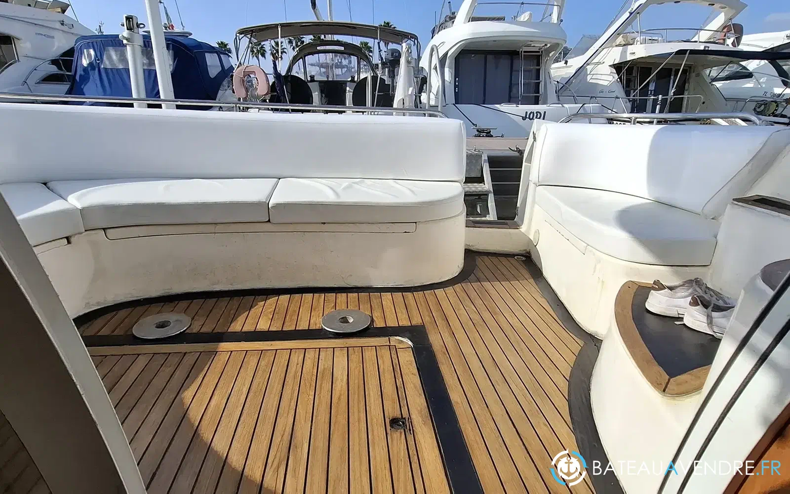 slider 33 Sealine 360
