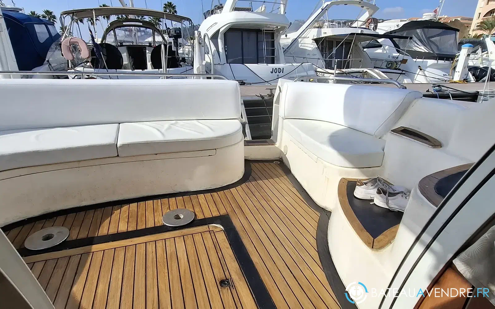 slider 34 Sealine 360