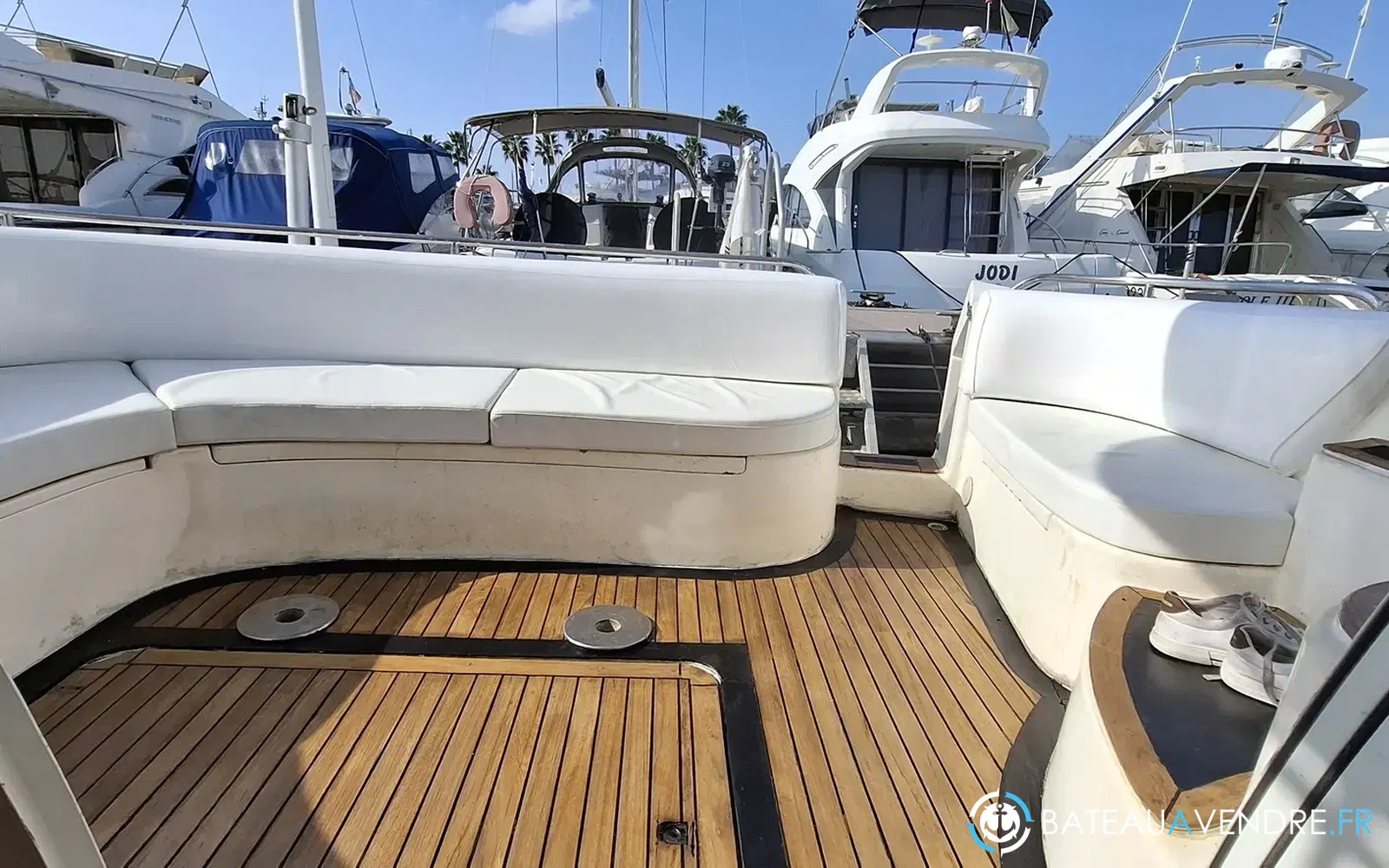 slider 35 Sealine 360