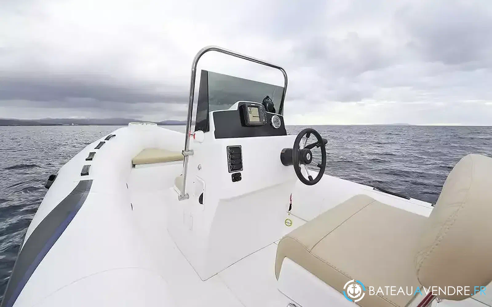 slider 4 Tiger Marine Tiger 600 Open