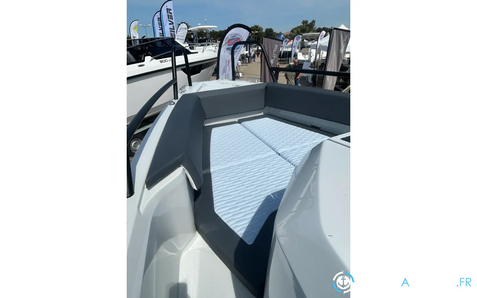 slider 2 XO Boats DFNDR 9