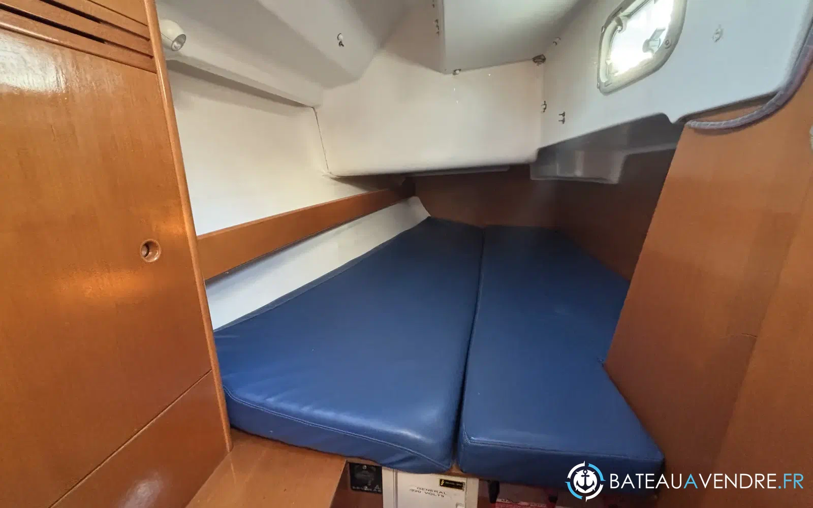 slider 14 Beneteau First 33.7
