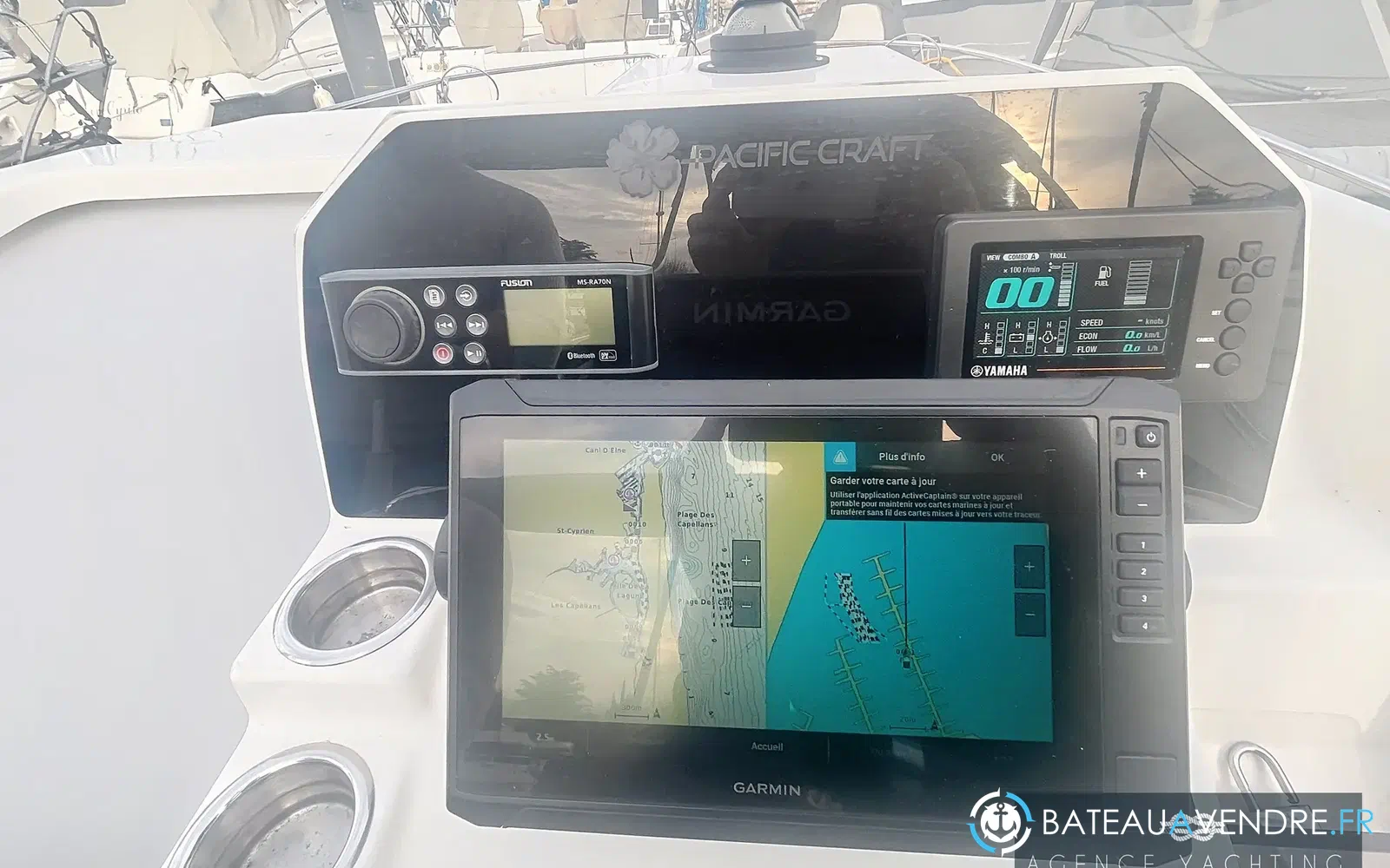 slider 9 Pacific Craft 750 Open