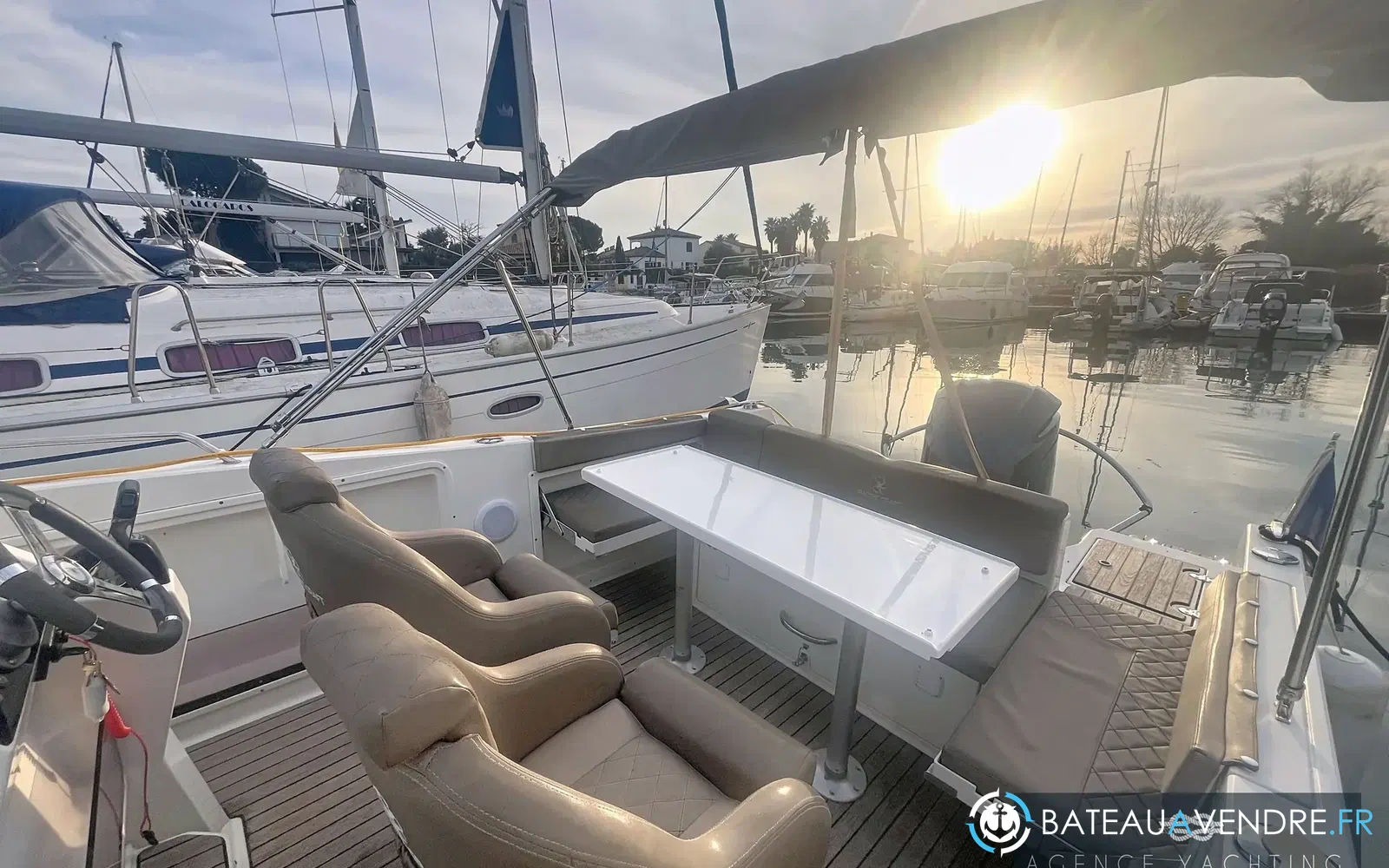 slider 11 Pacific Craft 750 Open
