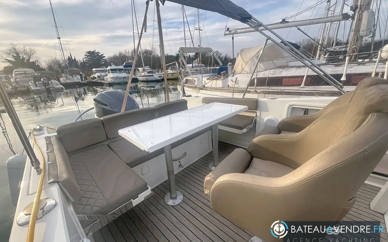 slider 12 Pacific Craft 750 Open