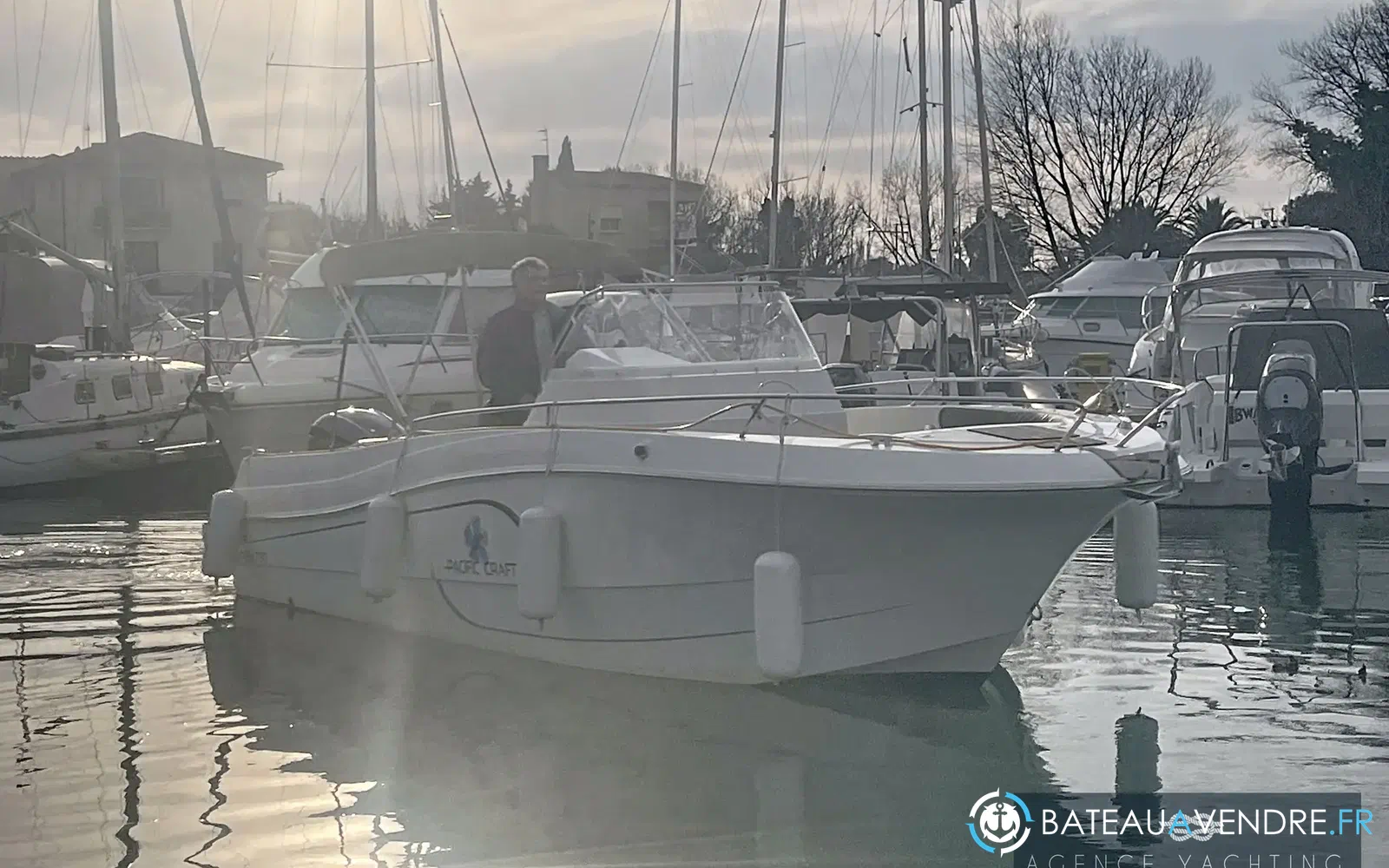 slider 1 Pacific Craft 750 Open