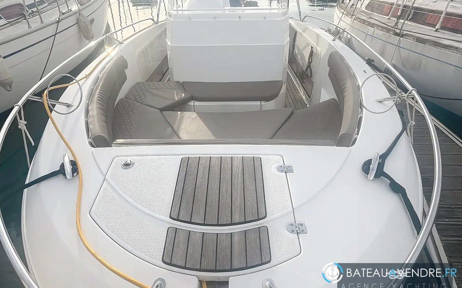 slider 4 Pacific Craft 750 Open