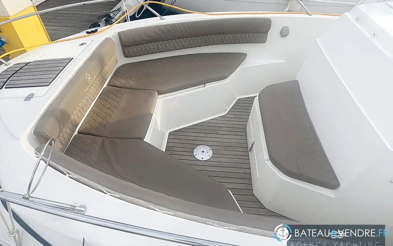 slider 5 Pacific Craft 750 Open