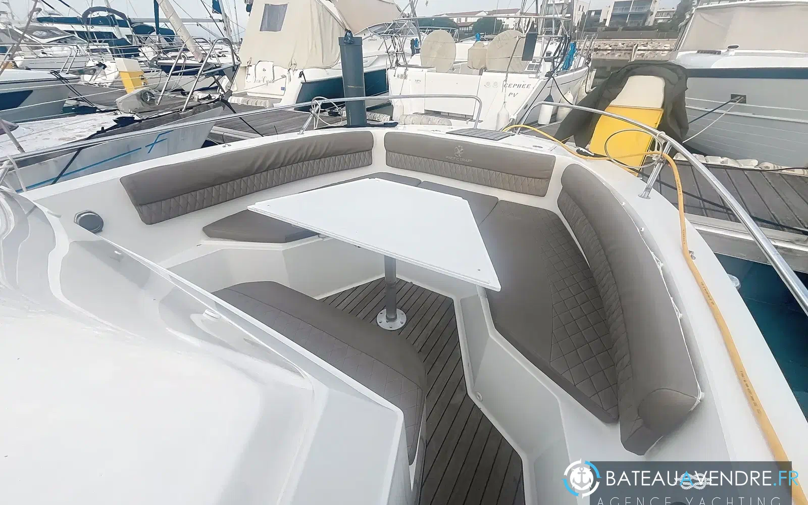 slider 7 Pacific Craft 750 Open