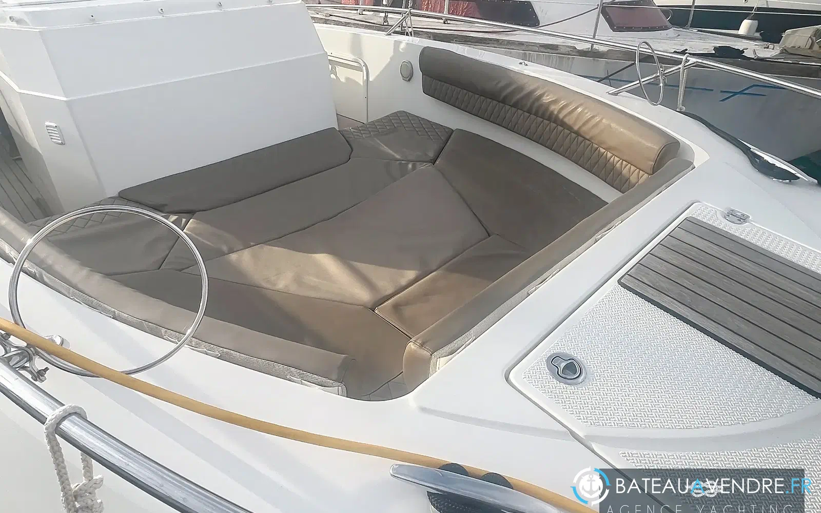 slider 8 Pacific Craft 750 Open