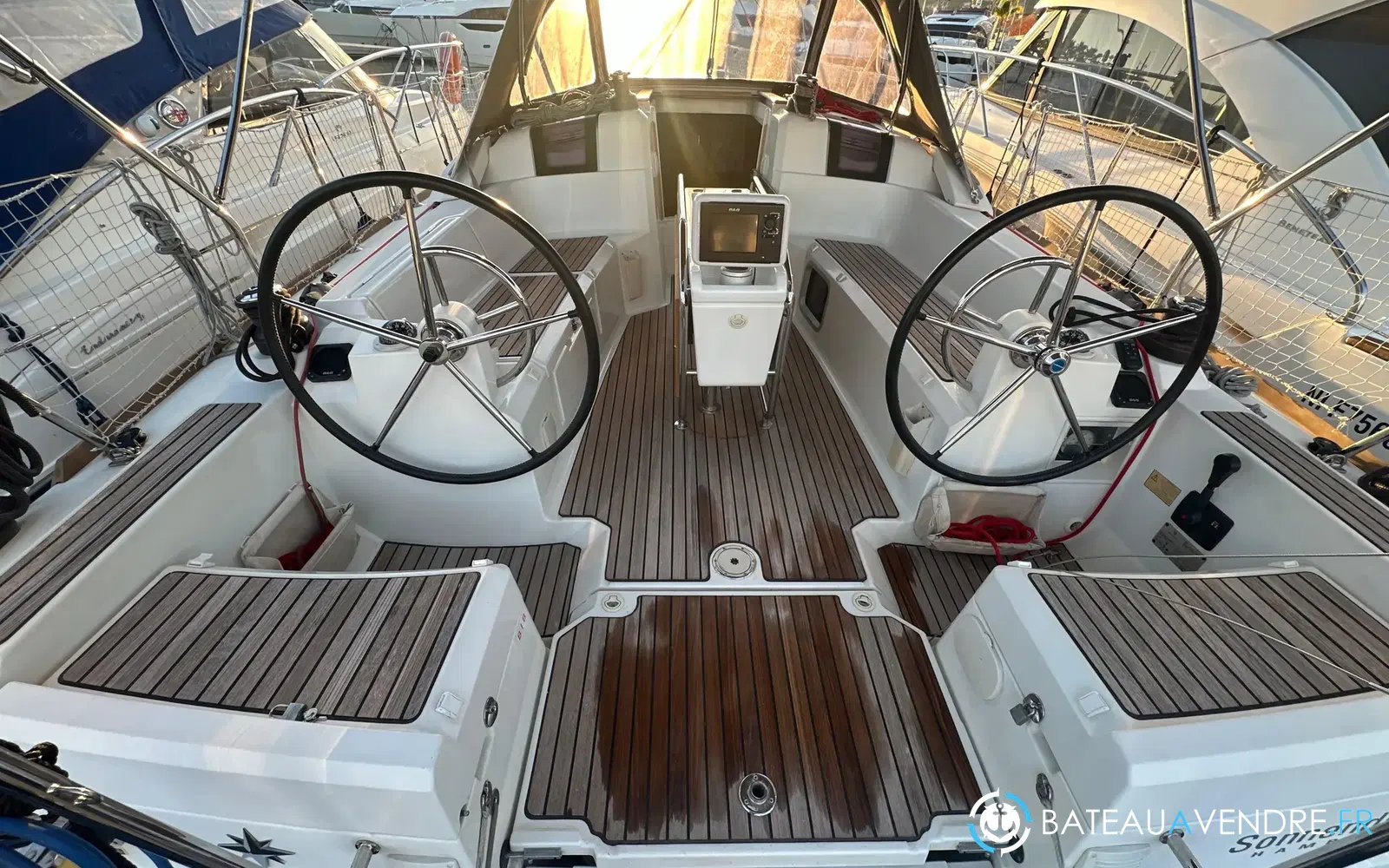 slider 10 Jeanneau Sun Odyssey 379