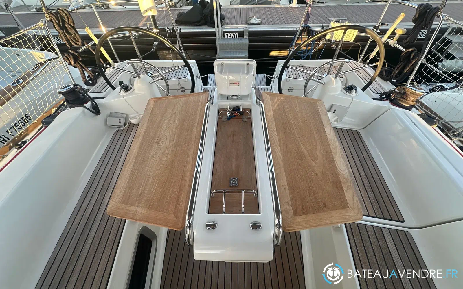 slider 13 Jeanneau Sun Odyssey 379