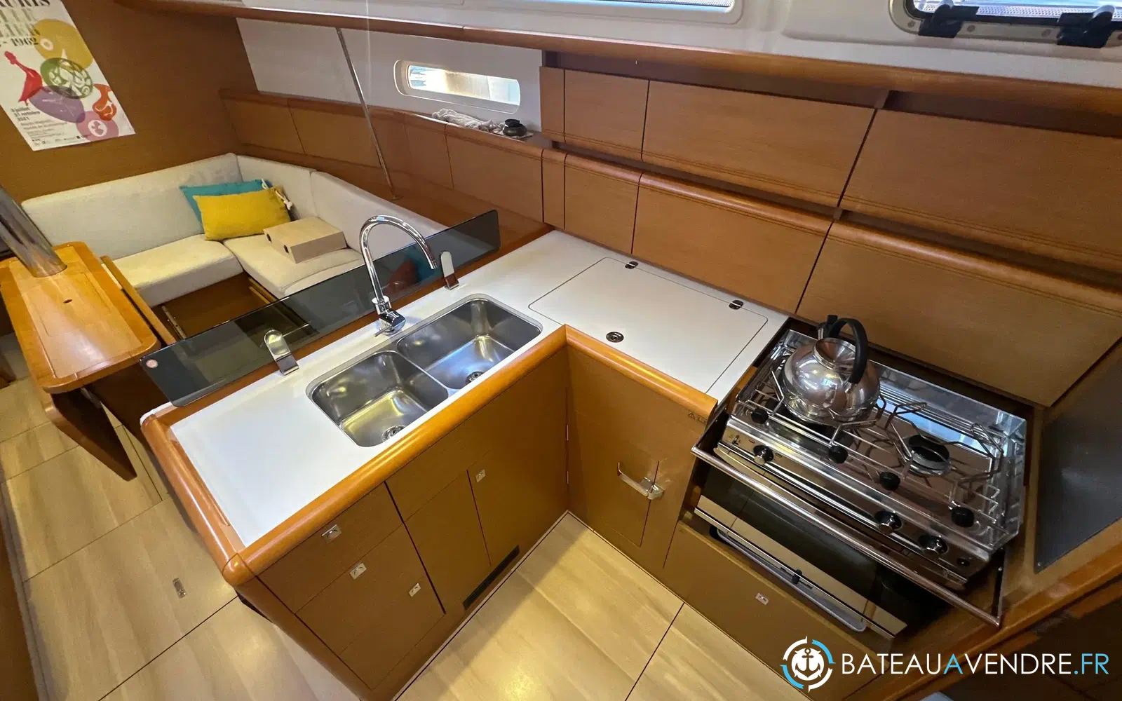 slider 15 Jeanneau Sun Odyssey 379
