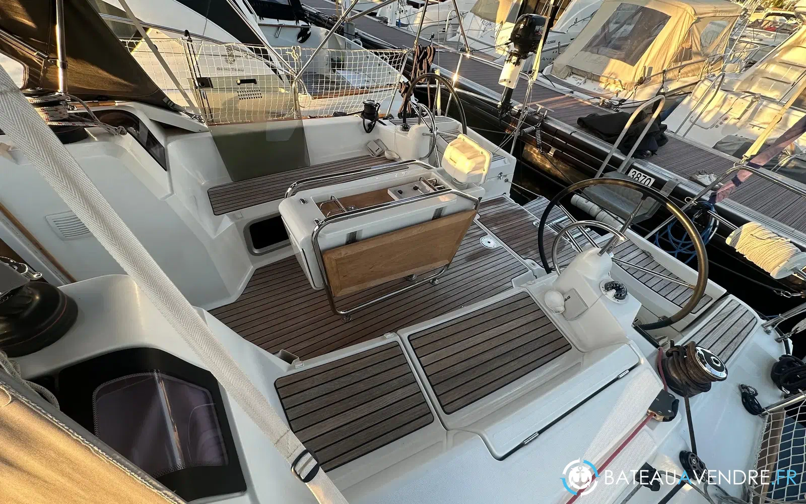 slider 8 Jeanneau Sun Odyssey 379