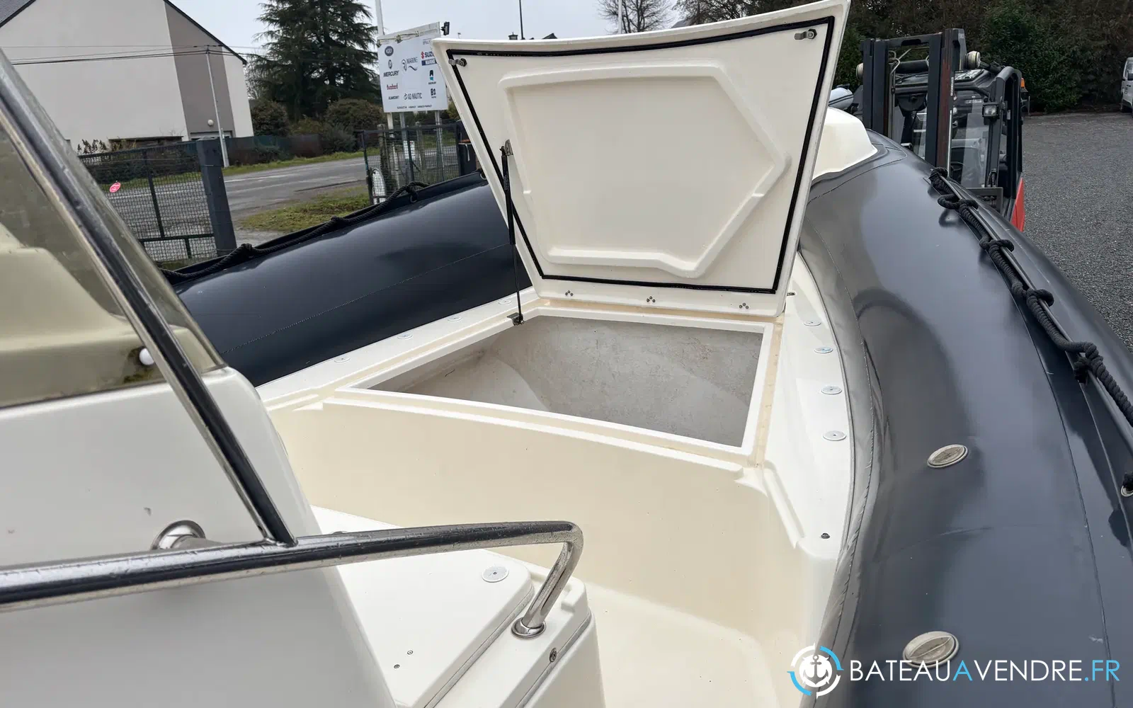 slider 8 Joker Boat Clubman 24