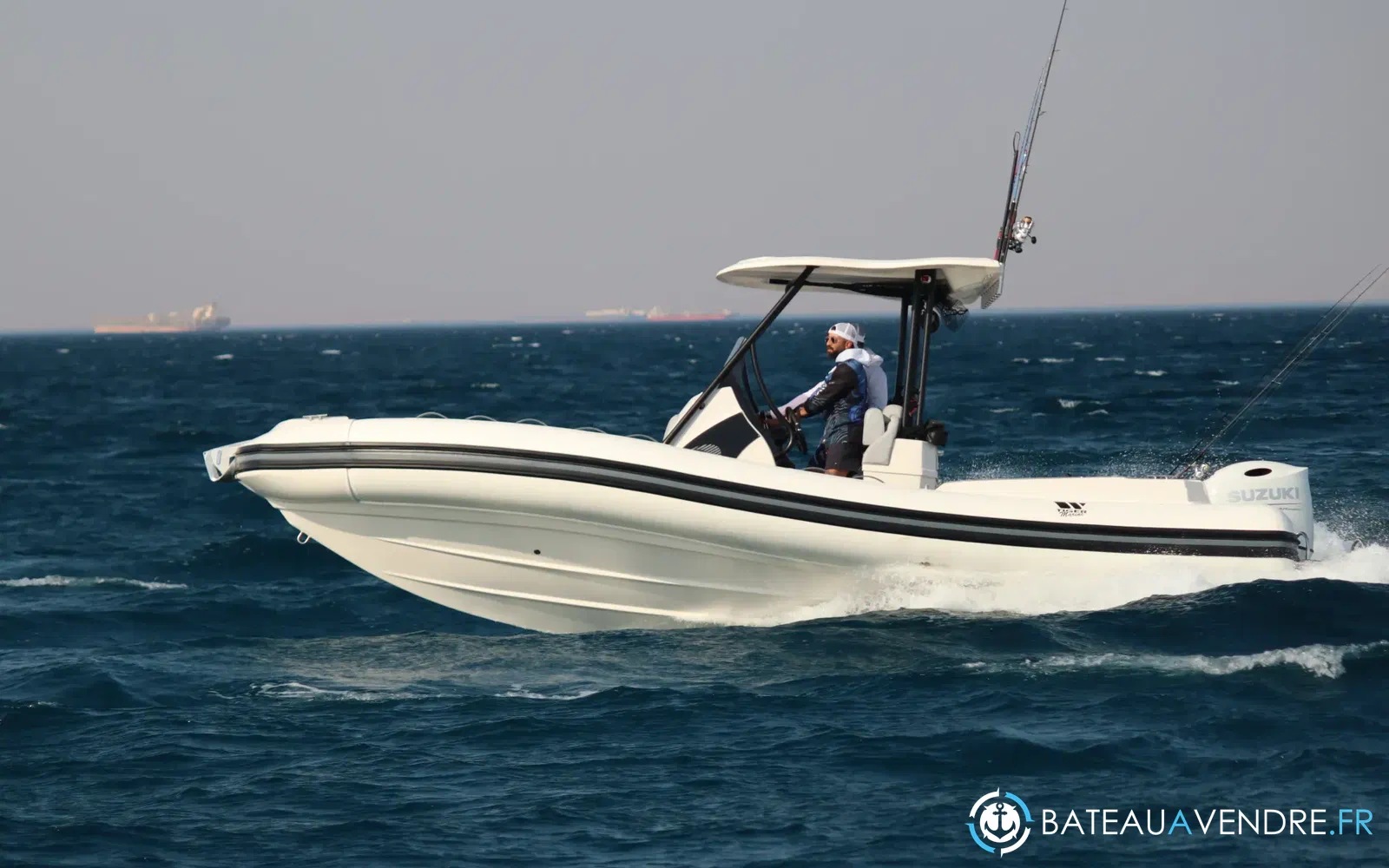 slider 1 Tiger Marine 750 TOP LINE