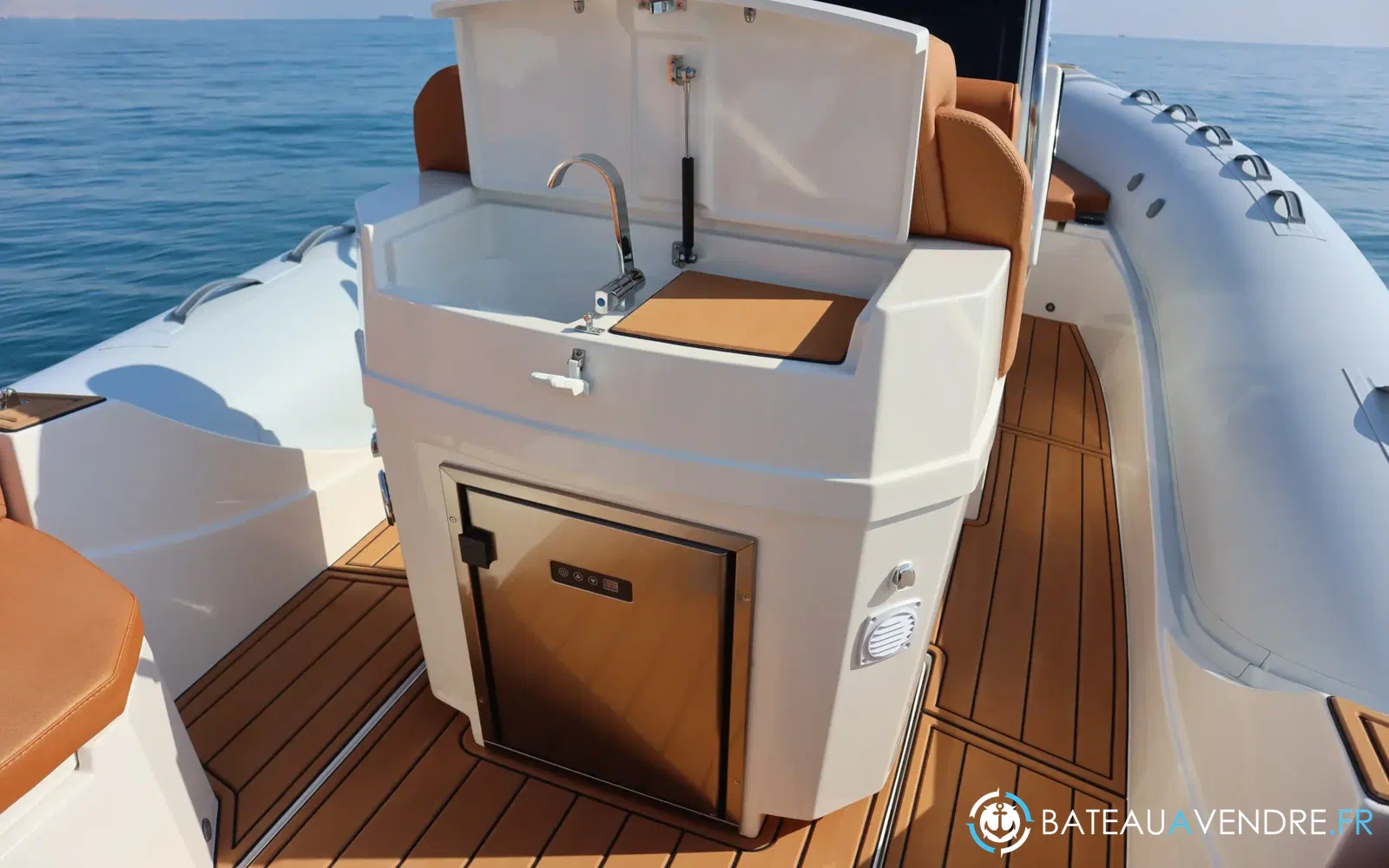 slider 8 Tiger Marine 750 TOP LINE