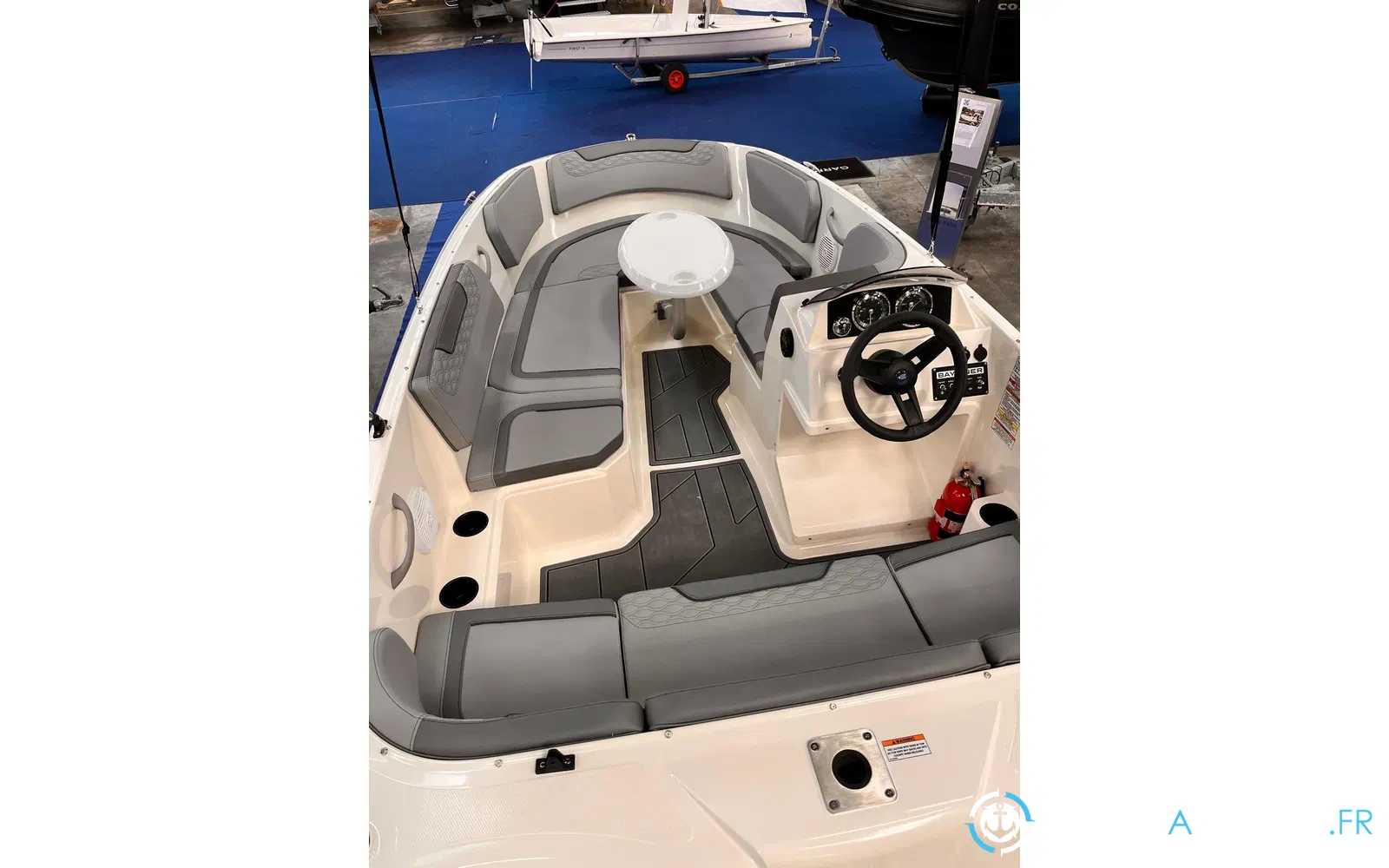 slider 5 Bayliner Element M15