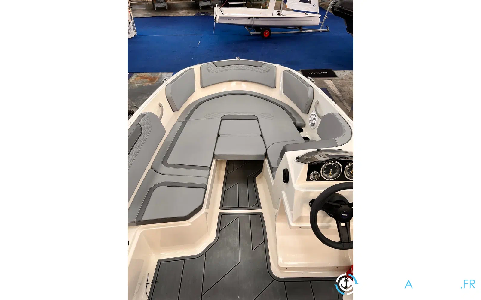 slider 6 Bayliner Element M15