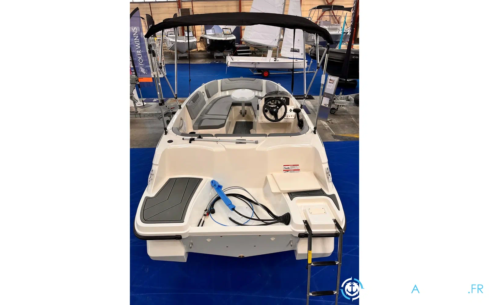 slider 3 Bayliner Element M15