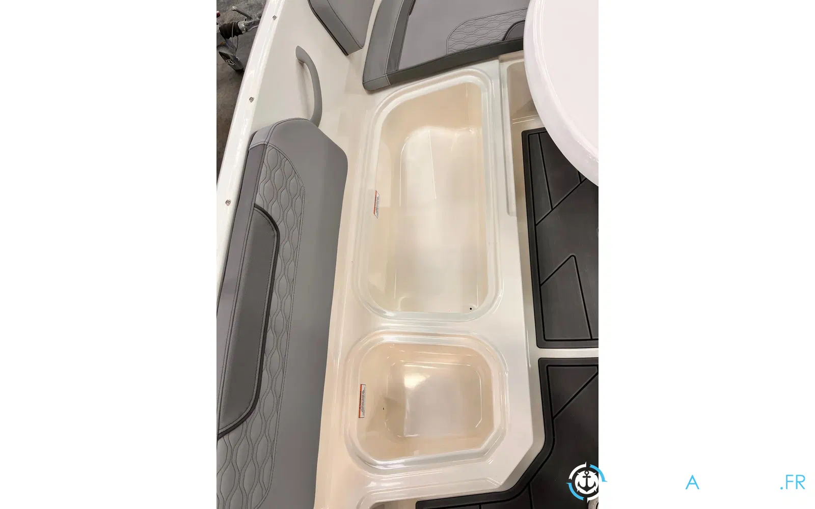 slider 9 Bayliner Element M15