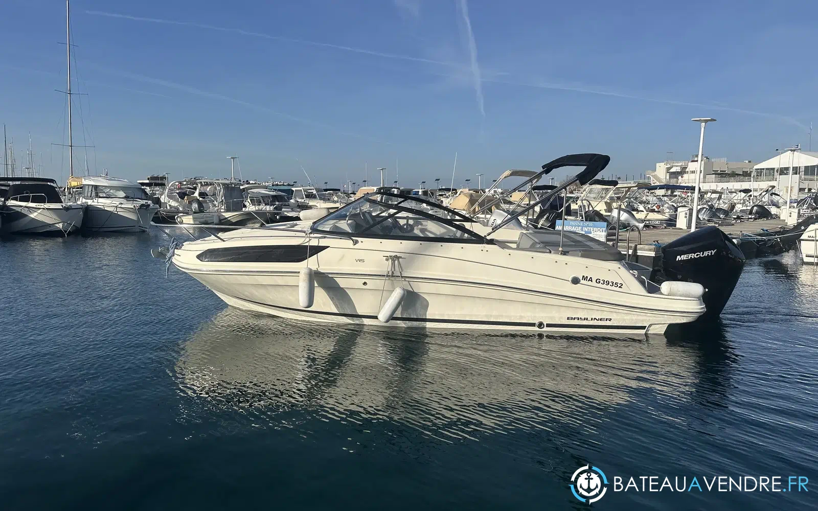 slider 0 Bayliner VR5 Cuddy OB