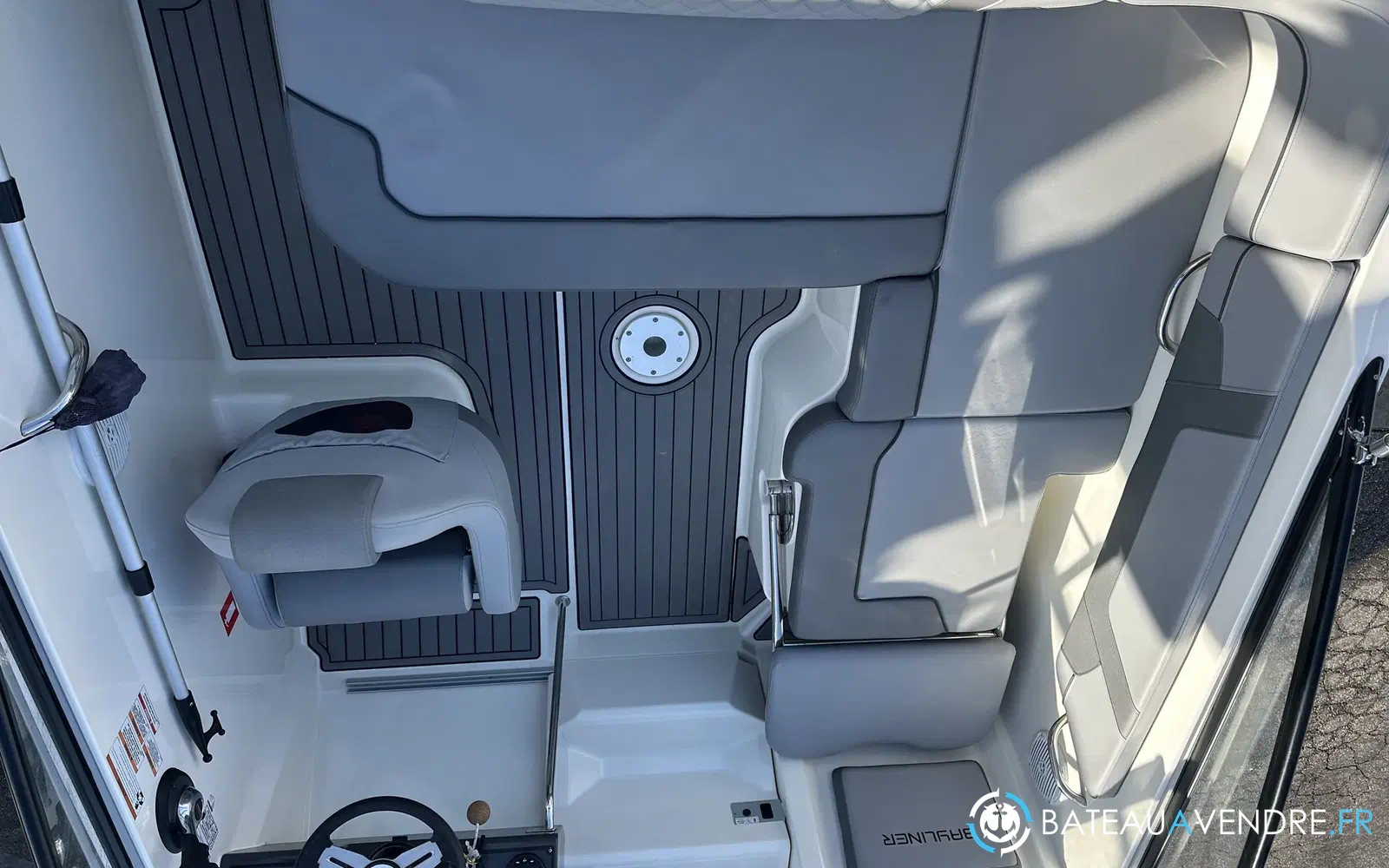 slider 2 Bayliner VR5 Cuddy OB