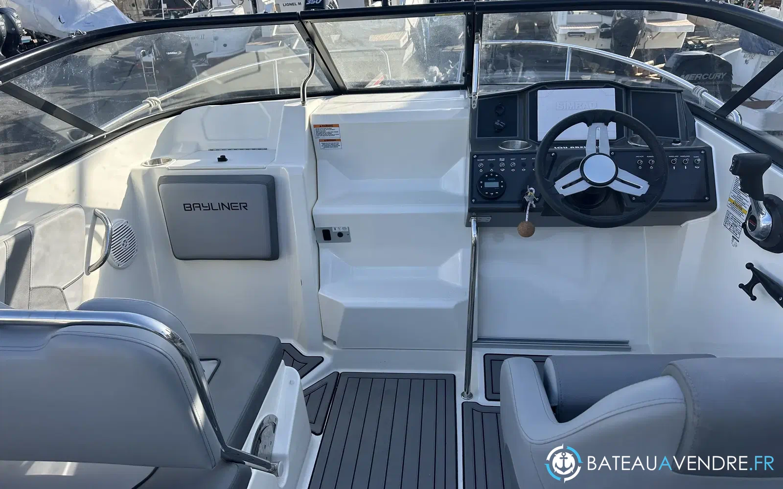 slider 3 Bayliner VR5 Cuddy OB