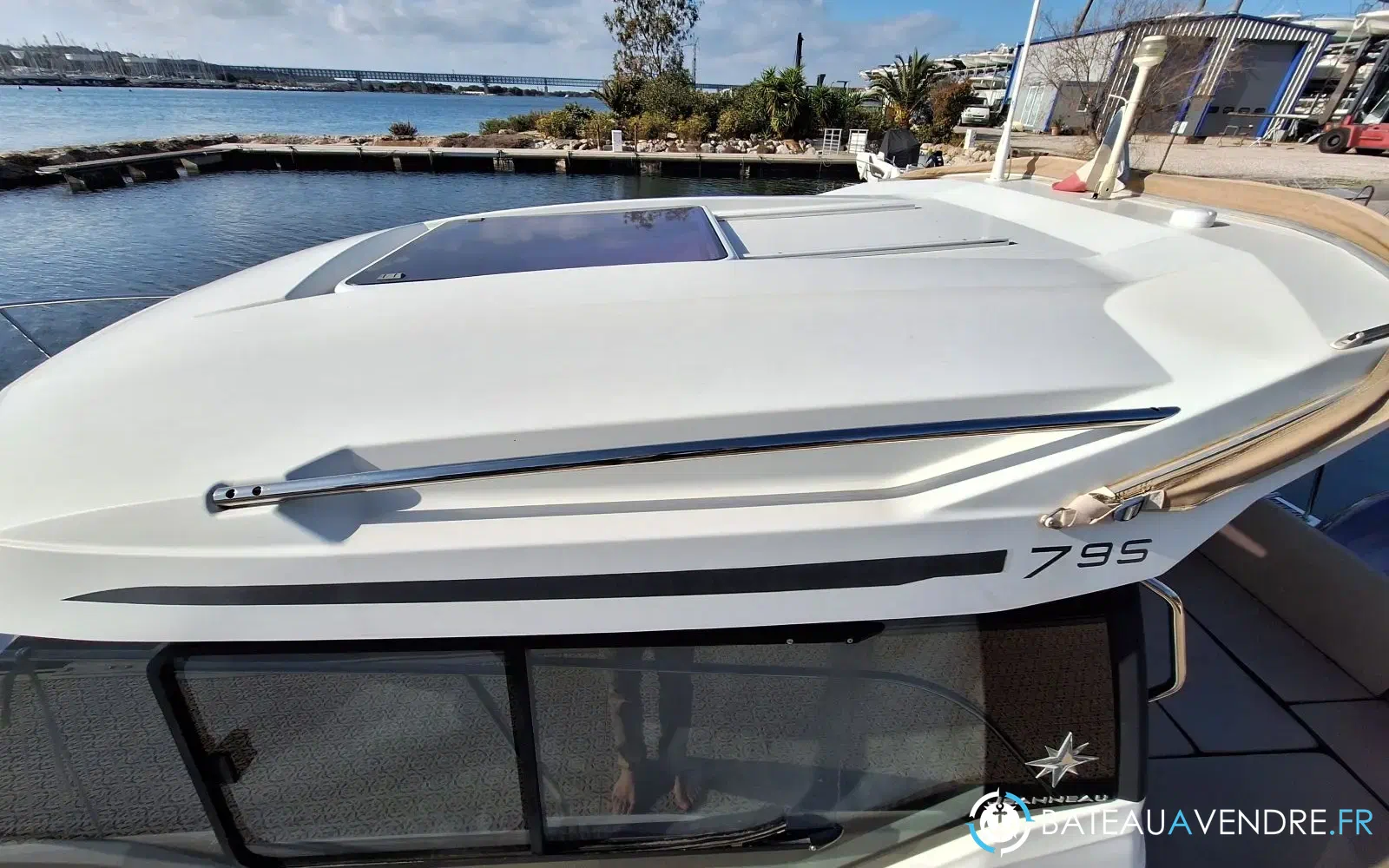 slider 13 Jeanneau Merry Fisher 795