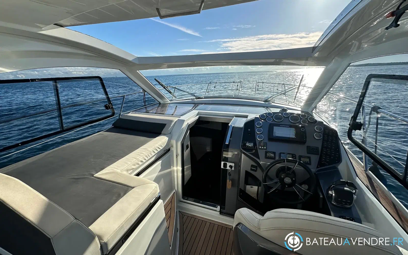slider 14 Galeon 335 HTS