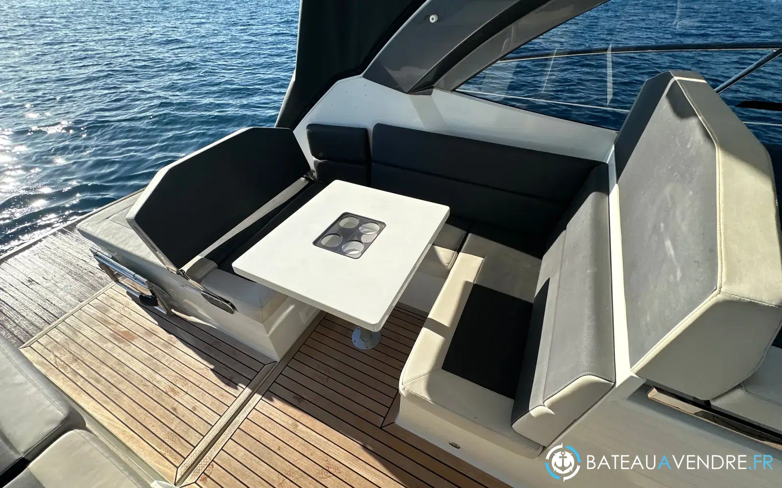 slider 19 Galeon 335 HTS