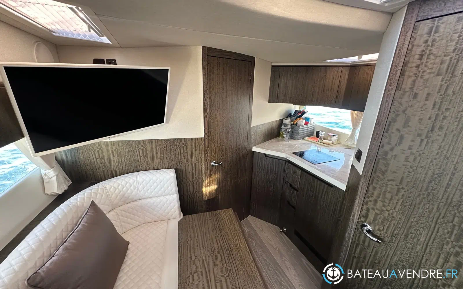slider 27 Galeon 335 HTS