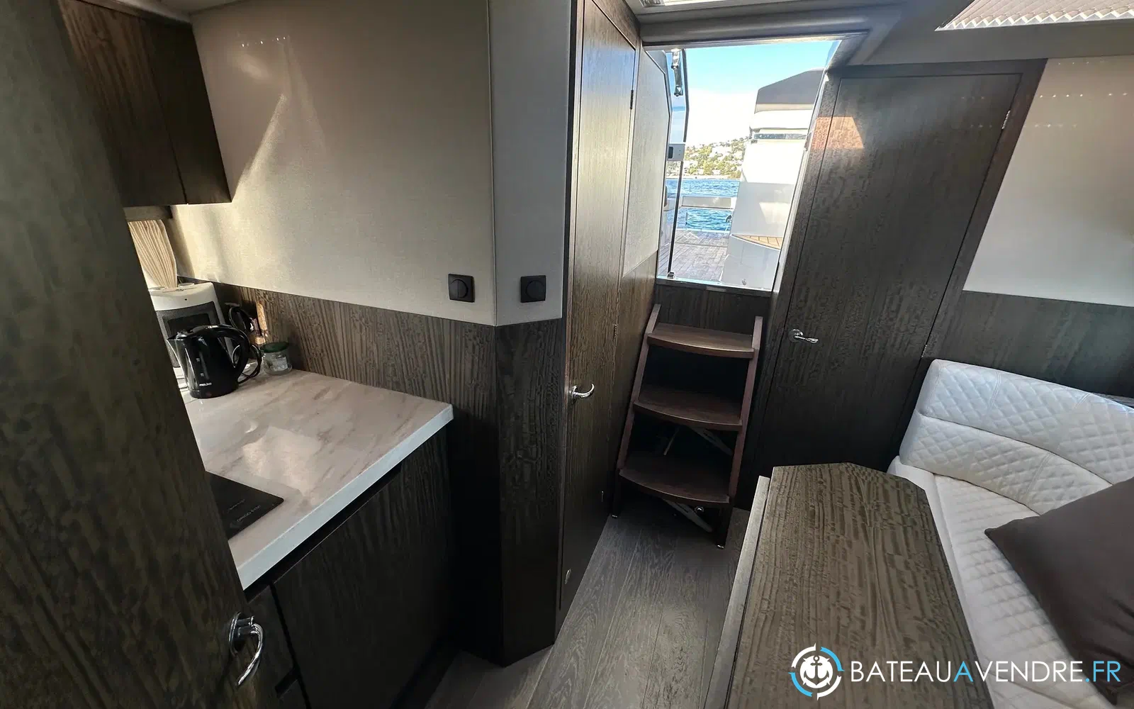slider 31 Galeon 335 HTS
