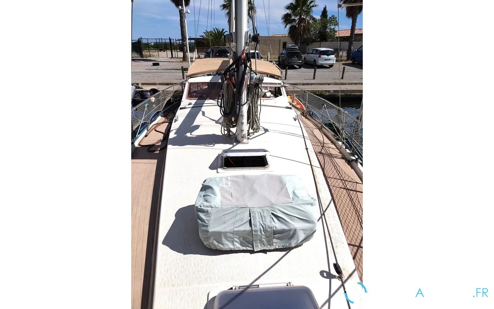 slider 11 Amel Santorin Ketch
