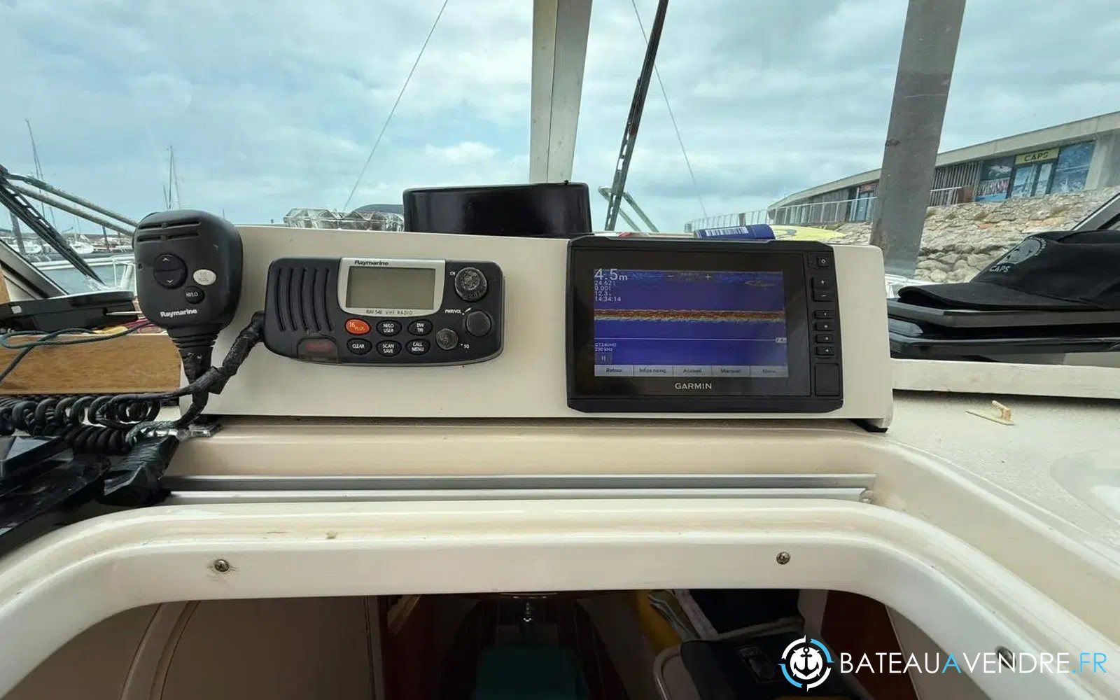 slider 17 Pursuit OS 305