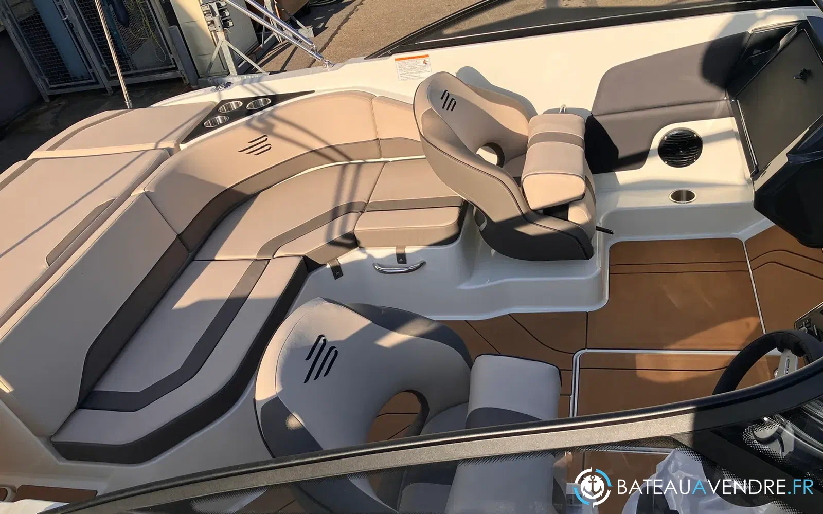 slider 7 Bayliner V20i