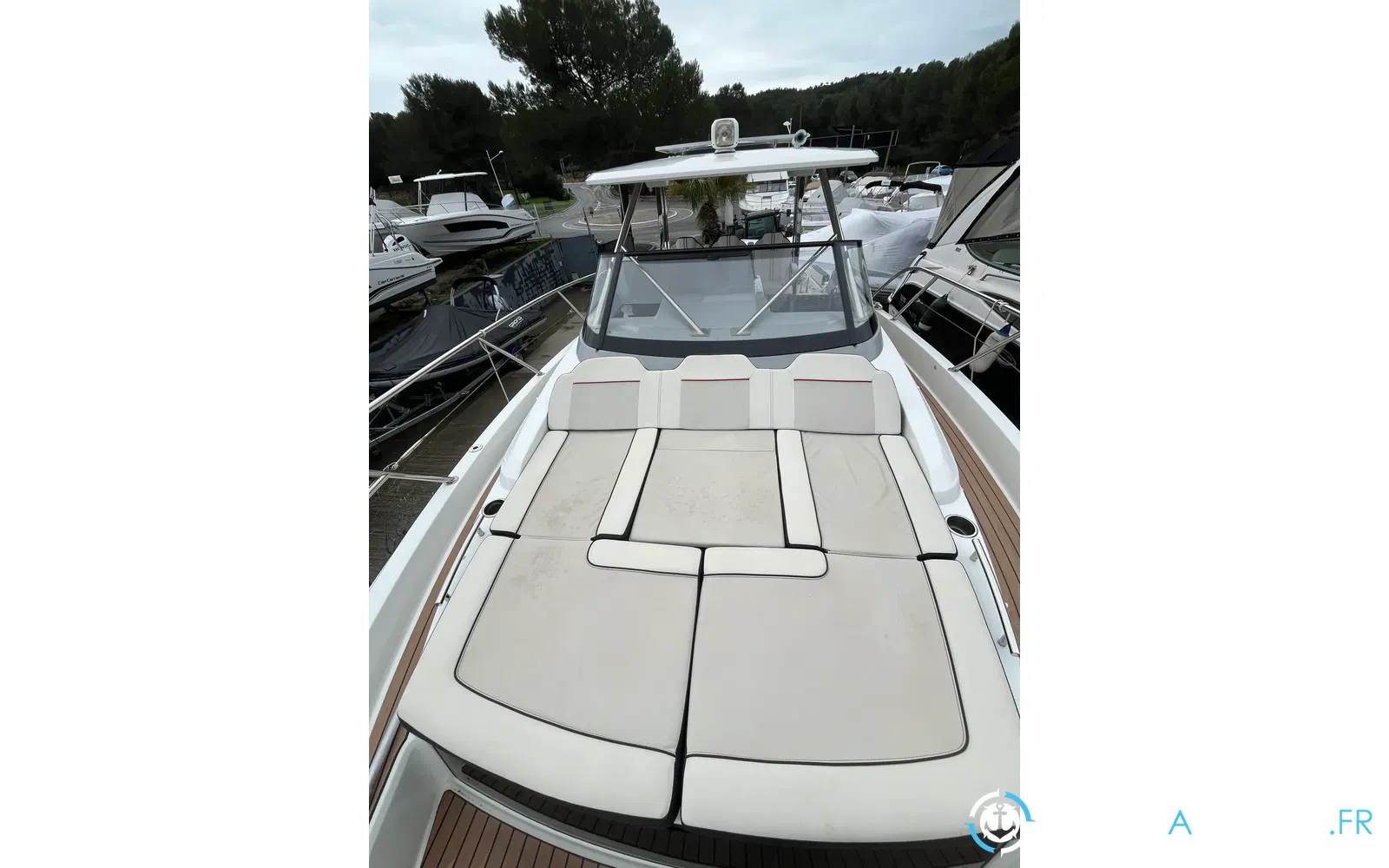 slider 13 Jeanneau Cap Camarat 10.5 WA