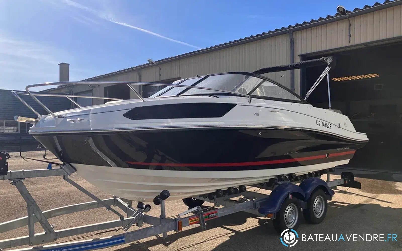 slider 0 Bayliner VR5 Cuddy