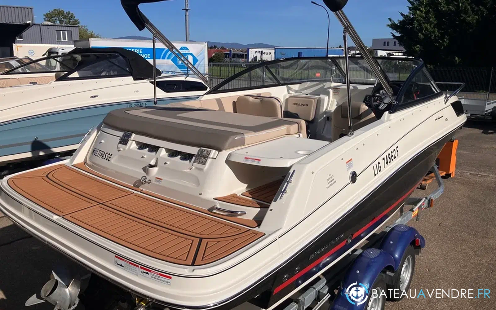 slider 2 Bayliner VR5 Cuddy